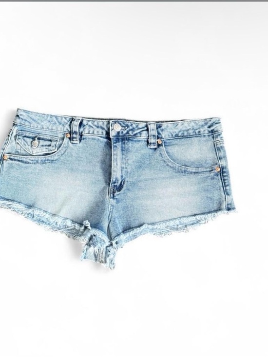 Madden Nyc Pants - Madden NYC Light Wash Distressed Denim Shorts Size 14 NWT